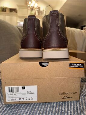 Clarks Men’s Chukka Boots in Olive and Brown